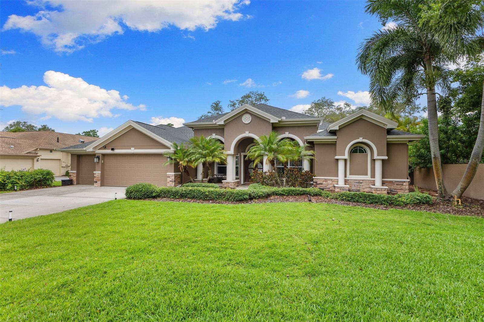 Safety Harbor, FL 34695,512 CREEKSIDE CT