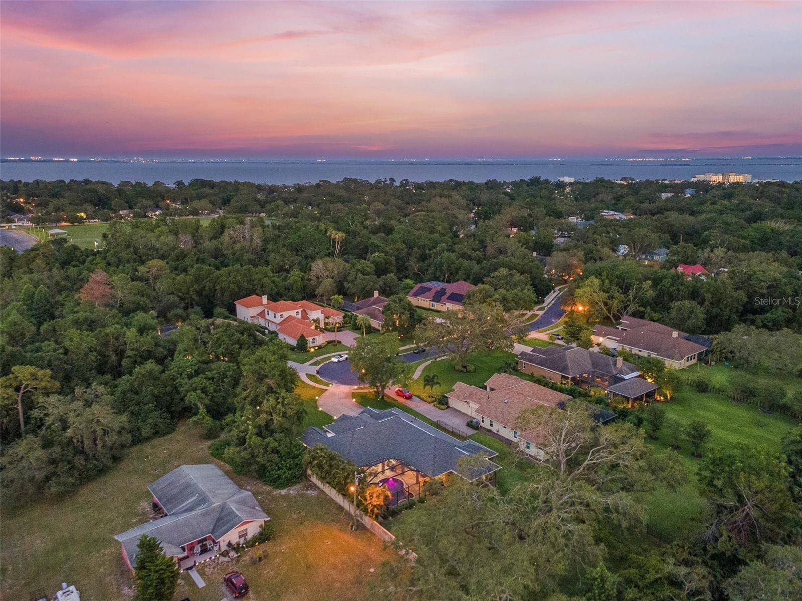 Safety Harbor, FL 34695,512 CREEKSIDE CT