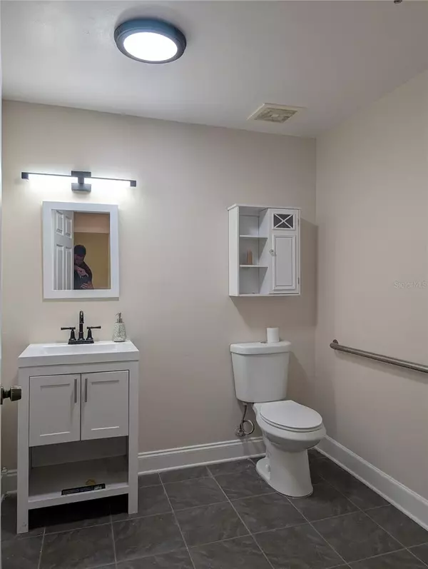 St Petersburg, FL 33701,218 5TH AVE N