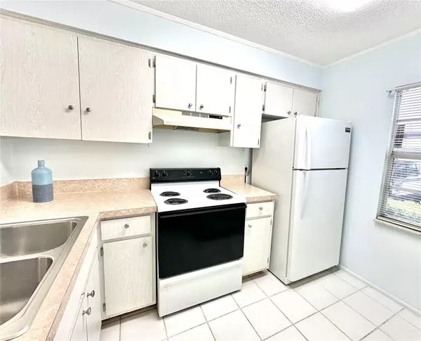 Seminole, FL 33776,13926 MISSION OAKS BLVD