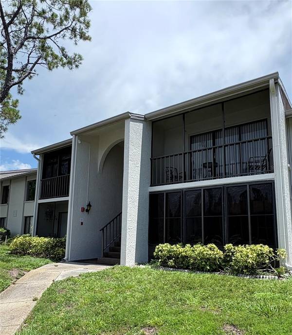 2699 PINE RIDGE WAY E #H2, Palm Harbor, FL 34684