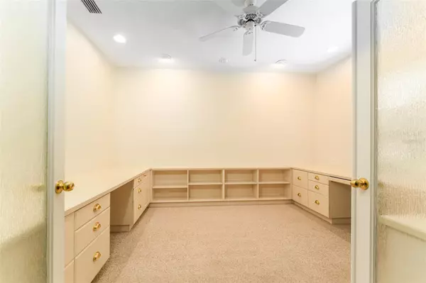 Tampa, FL 33618,3415 HEARDS FERRY DR