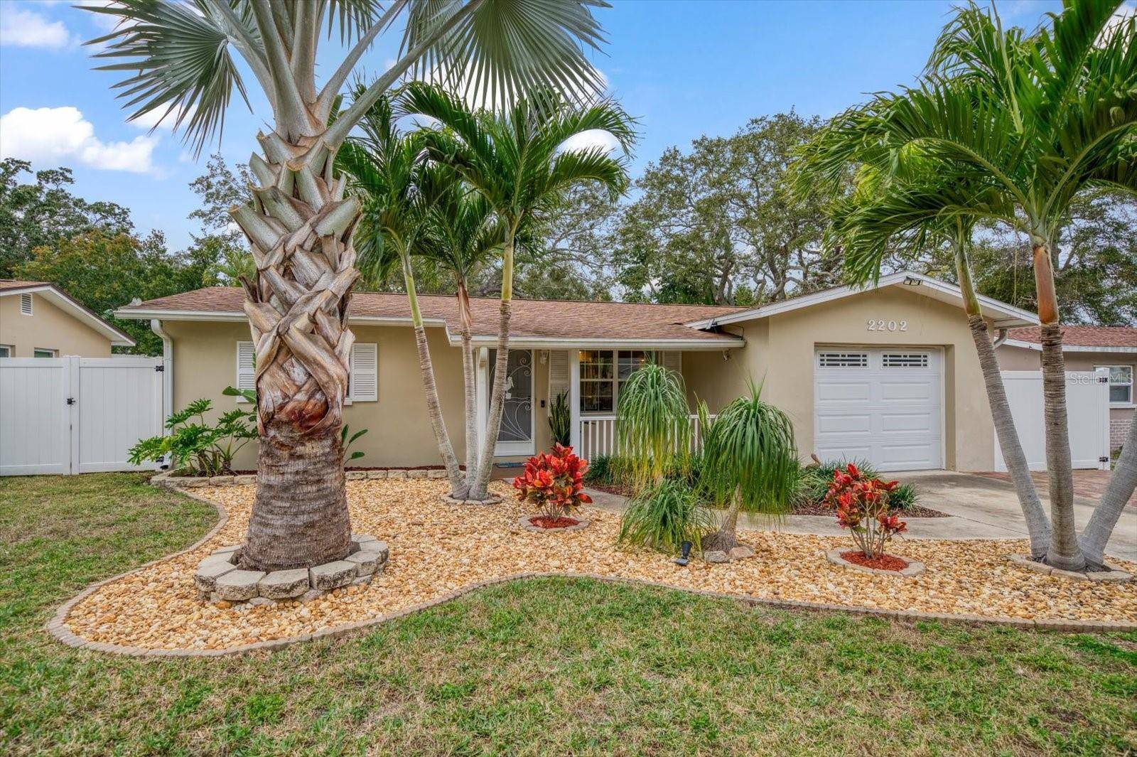 2202 LAUREN DR, Largo, FL 33774
