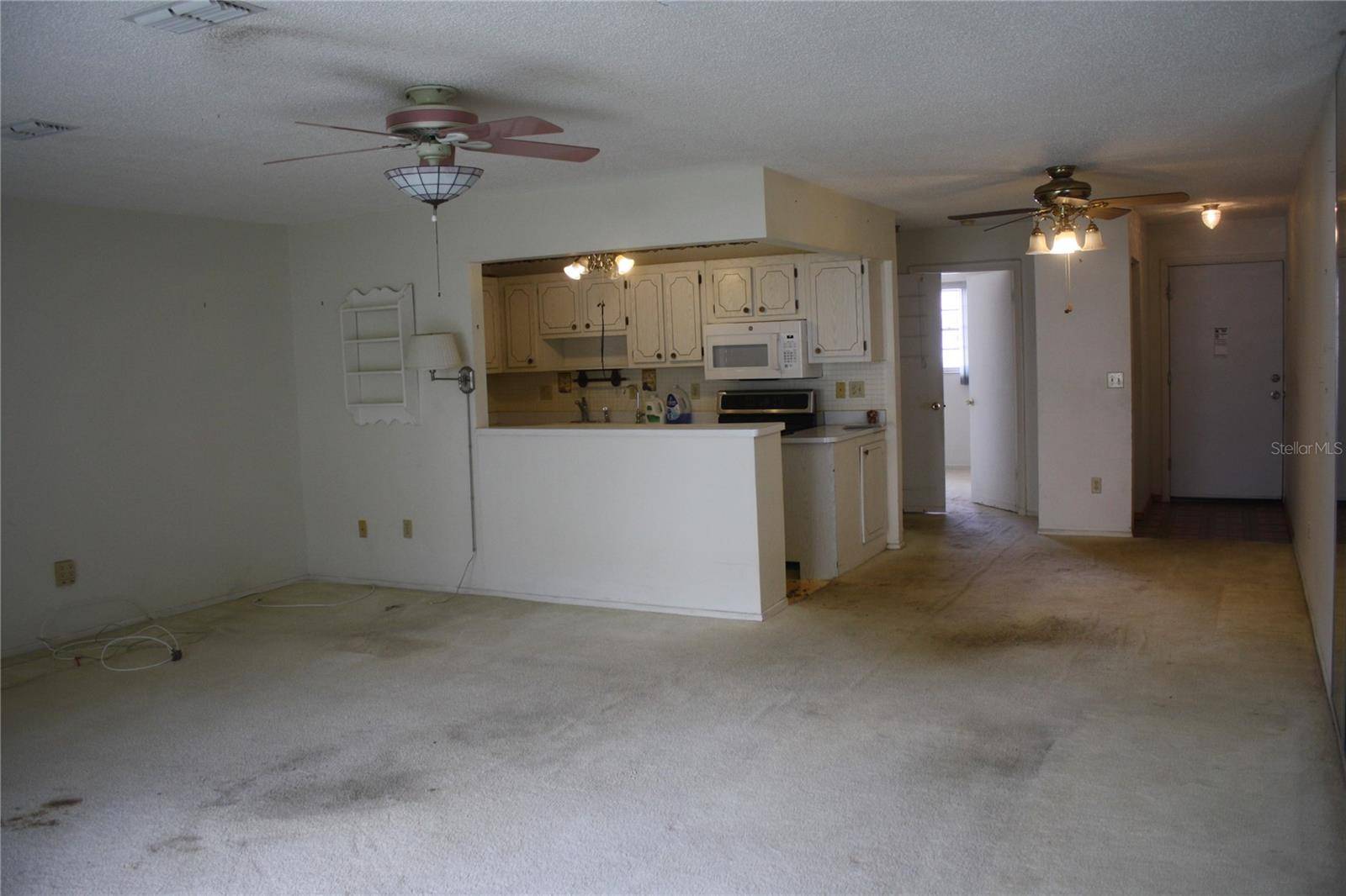 St Petersburg, FL 33709,5705 80TH ST N #207