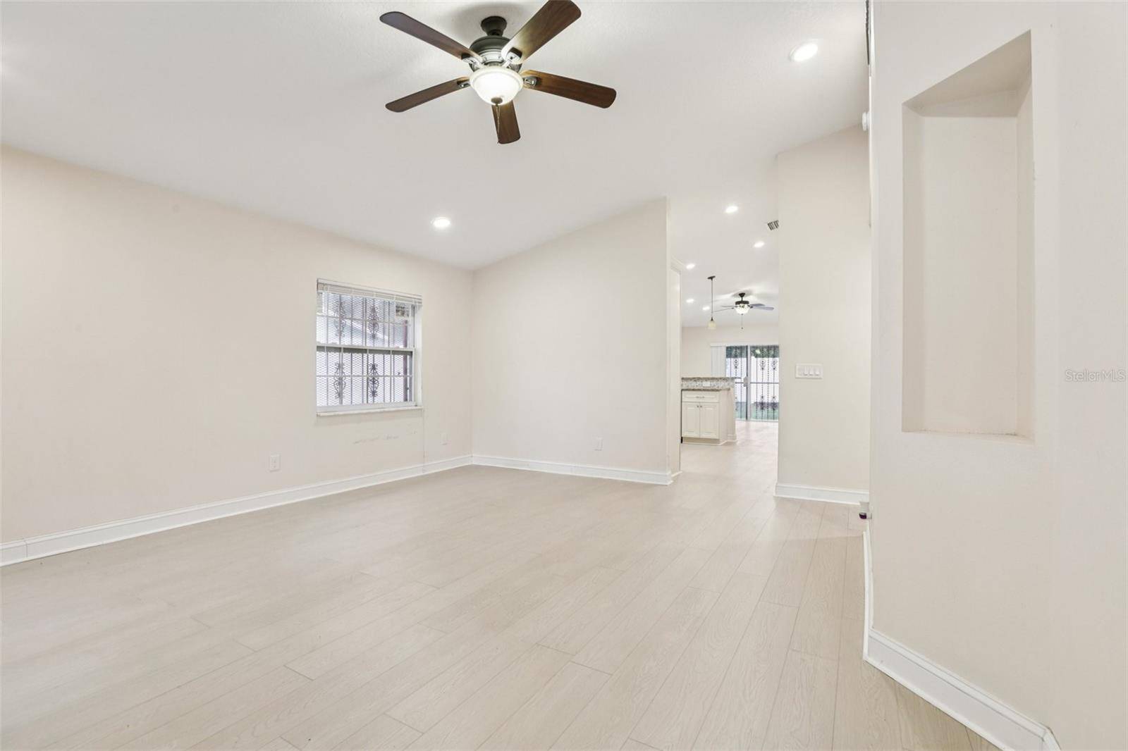 Tampa, FL 33604,212 W HUMPHREY ST