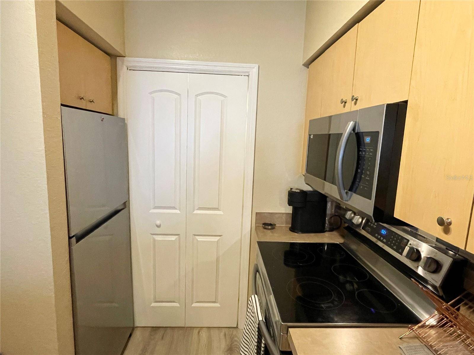 St Petersburg, FL 33701,200 4TH AVE S #325