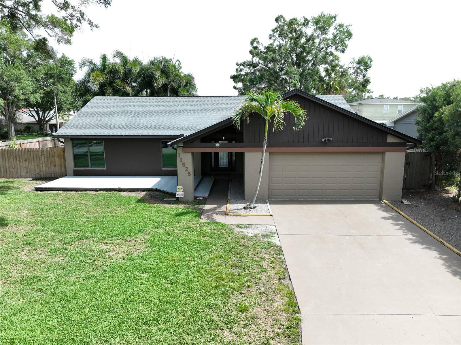11525 COUNTRY OAKS DR, Tampa, FL 33618