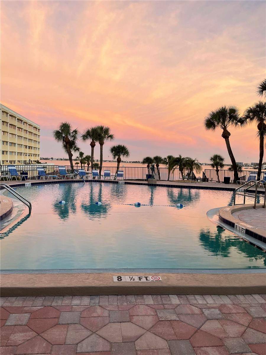 100 BLUFF VIEW DR #511, Belleair Bluffs, FL 33770
