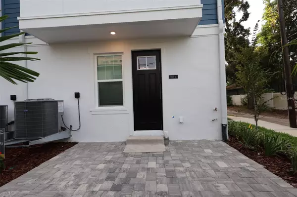 Tampa, FL 33604,6605 N NEBRASKA AVE #11