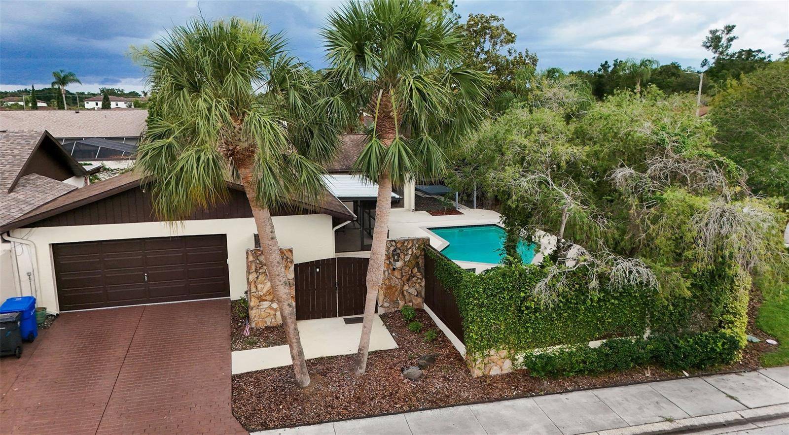 13501 AVISTA DR, Tampa, FL 33624
