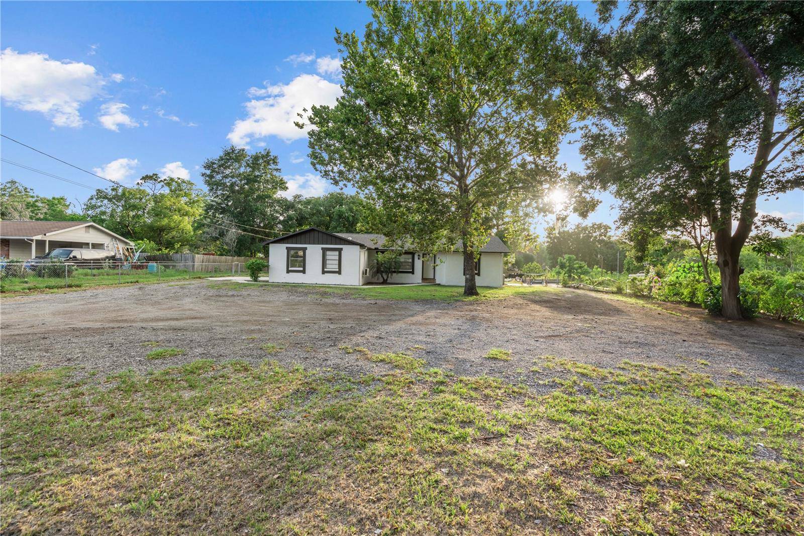 Seffner, FL 33584,221 S KINGSWAY RD