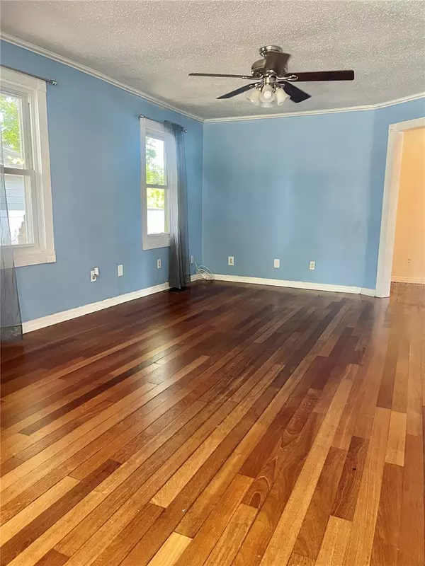 St Petersburg, FL 33714,4634 IRIS ST N