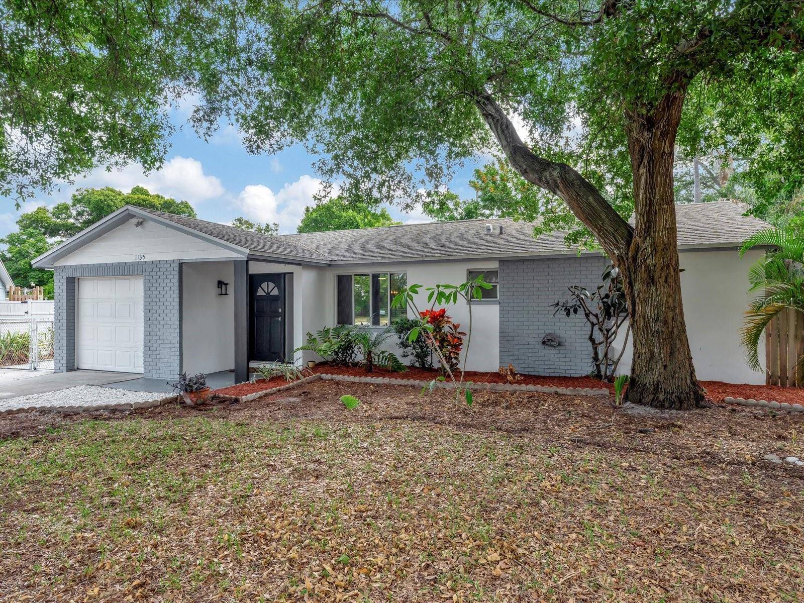 1135 17TH AVE SW, Largo, FL 33778