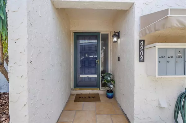 Tampa, FL 33615,4202 HARBOR HOUSE DR #24