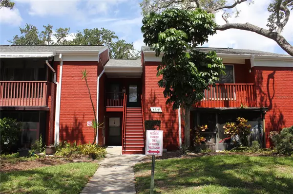 8220 12TH WAY N #H, St Petersburg, FL 33702