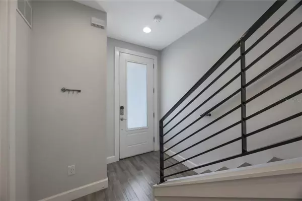 Tampa, FL 33606,1330 W GRAY ST #5