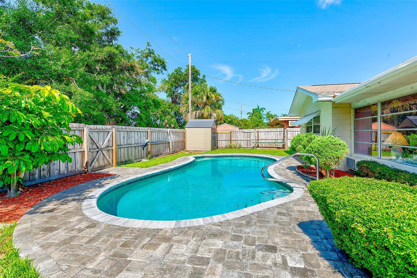 Seminole, FL 33772,11082 90TH TER