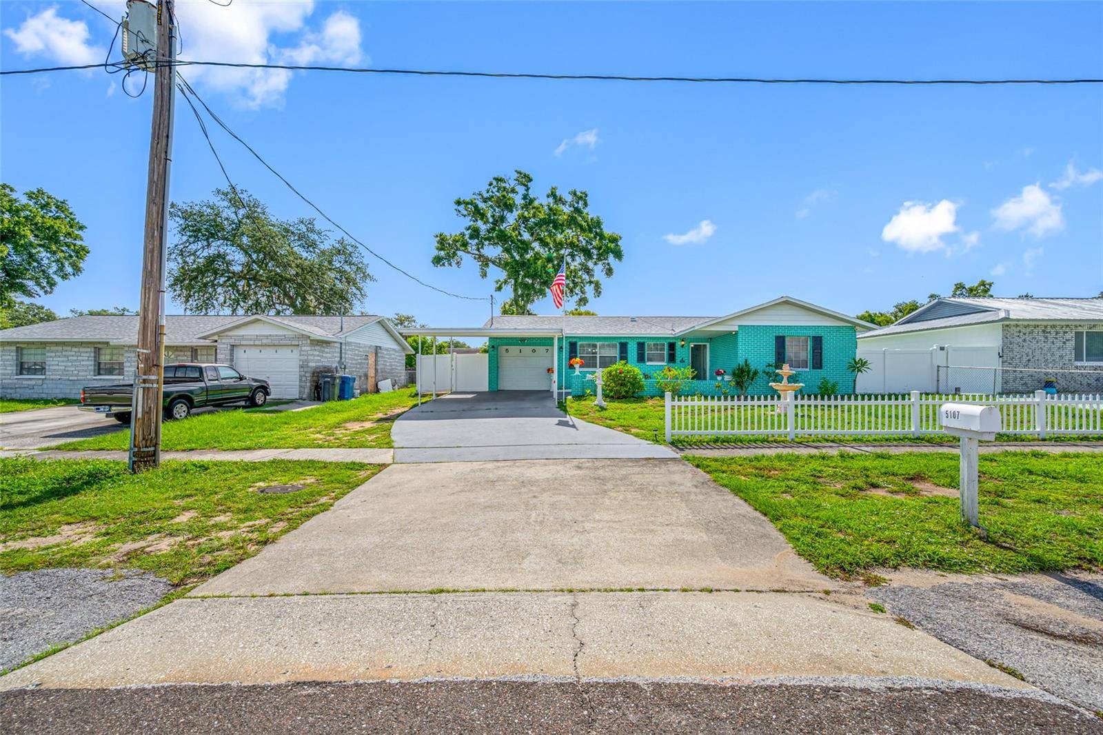 Seffner, FL 33584,5107 PINE ST