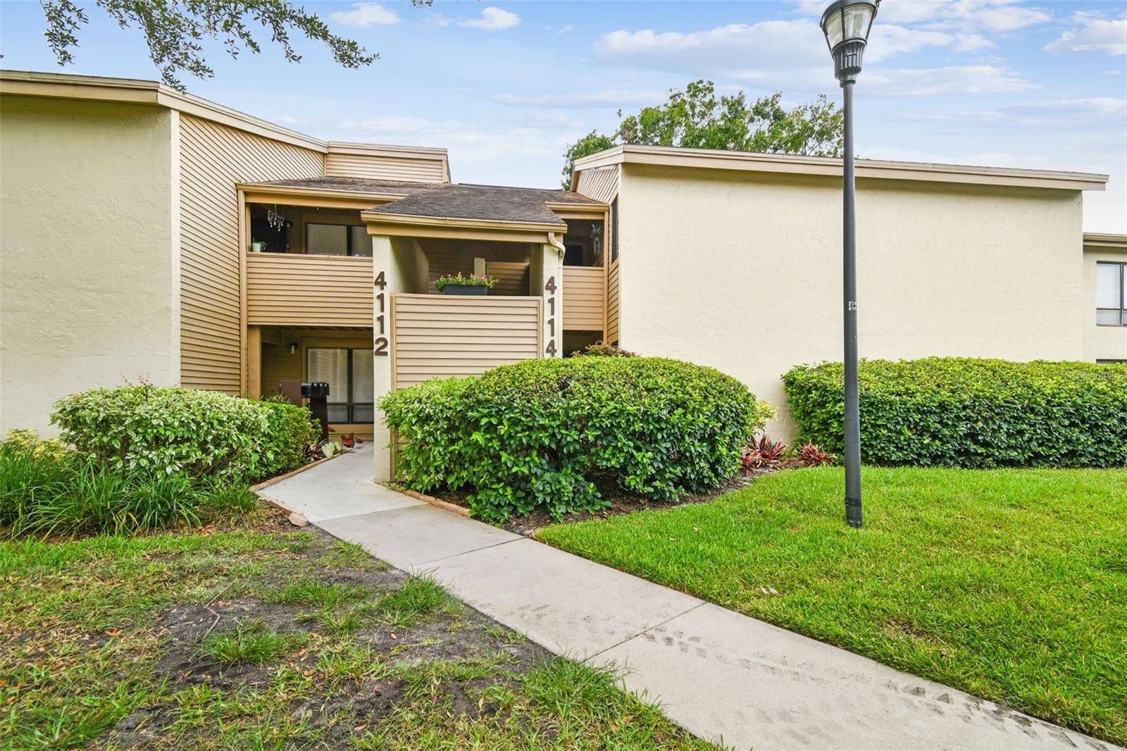 Tampa, FL 33618,4114 PINELAKE LN #202