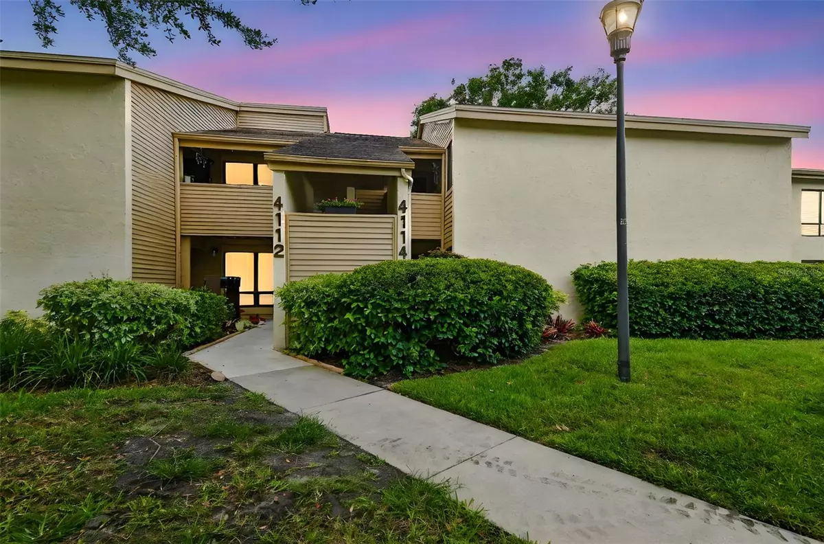 Tampa, FL 33618,4114 PINELAKE LN #202