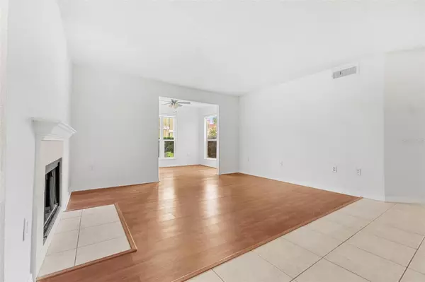 Tampa, FL 33647,9481 HIGHLAND OAK DR #212