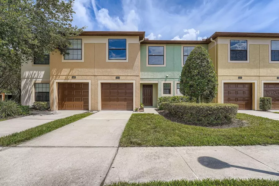 2453 EDGEWATER FALLS DR, Brandon, FL 33511