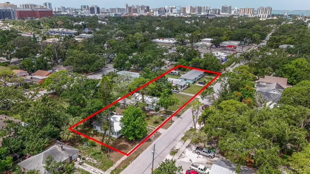 2050-2026 10TH, Sarasota, FL 34237