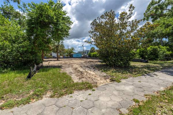 300 25TH AVE N, St Petersburg, FL 33704