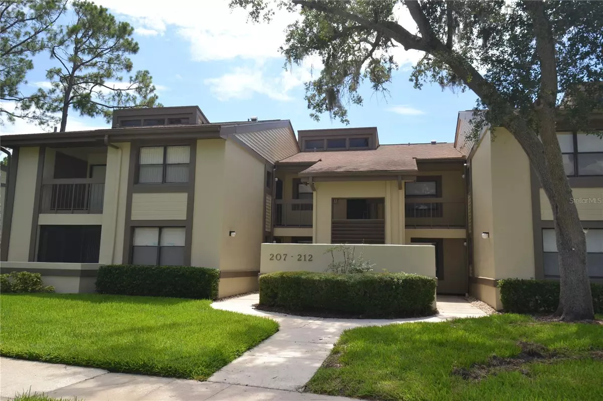 Oldsmar, FL 34677,209 WOODLAKE WYNDE