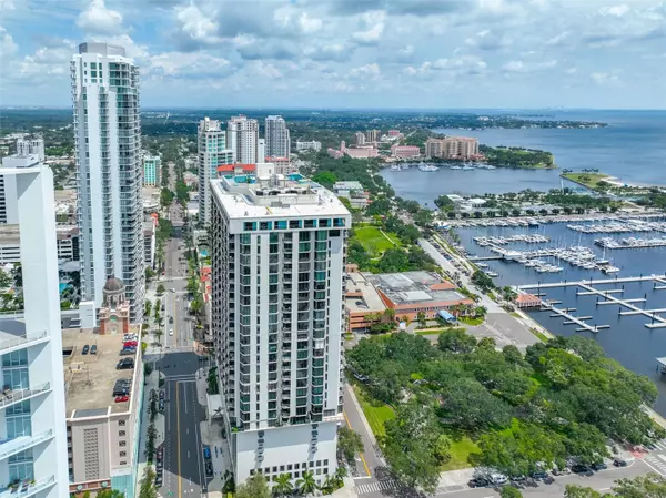 1 BEACH DR SE #811, St Petersburg, FL 33701