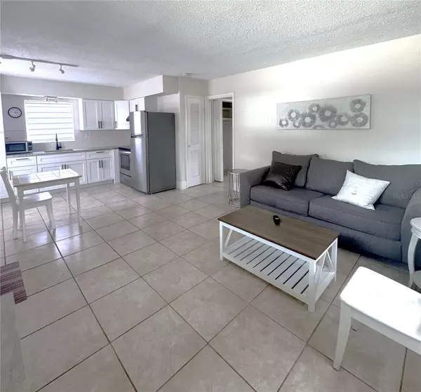 Dunedin, FL 34698,1196 ANGLE RD #B