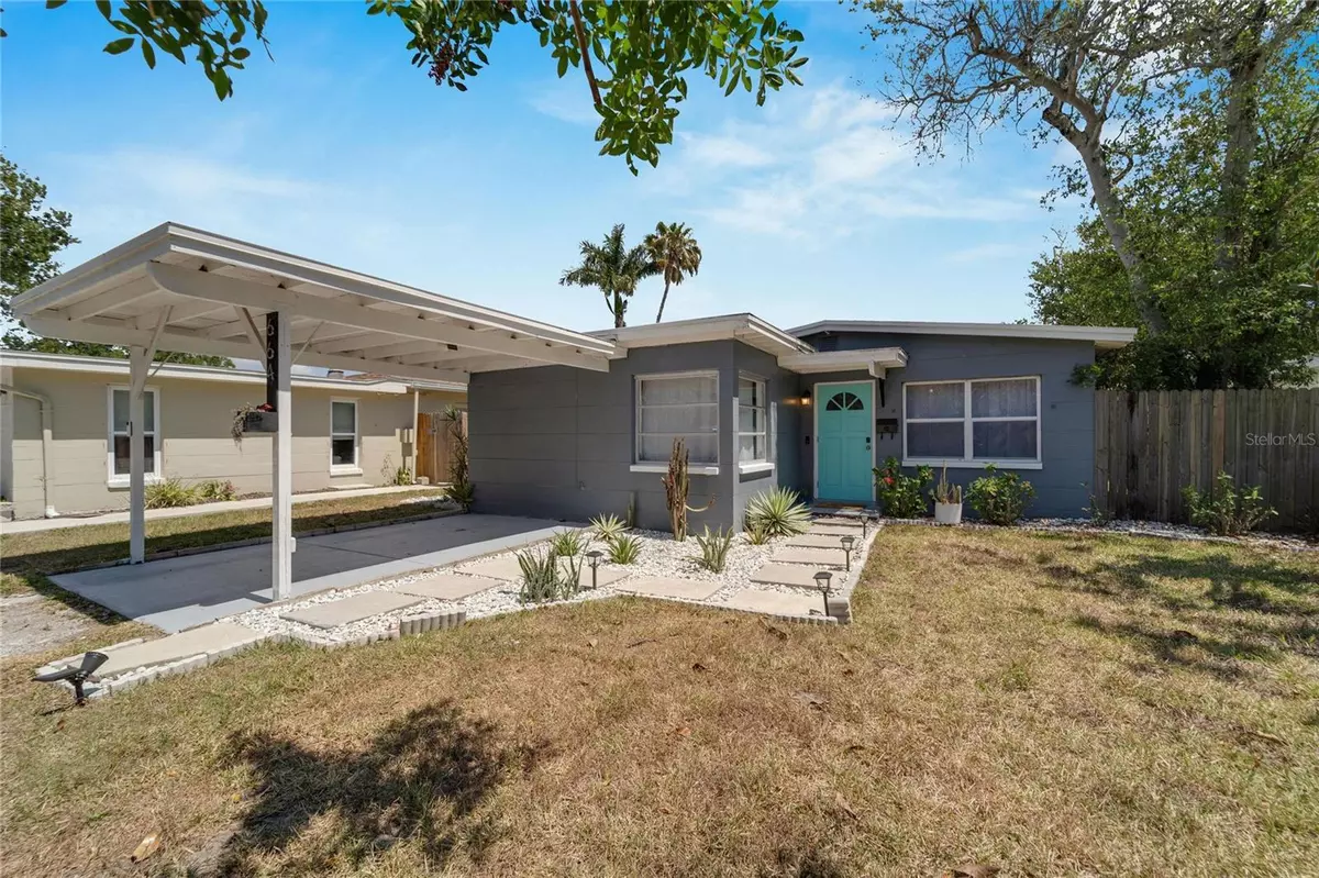 St Petersburg, FL 33707,664 GRAY ST S