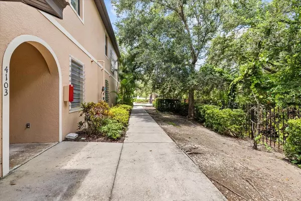 Sarasota, FL 34233,4103 VIA PIEDRA CIR #10-101