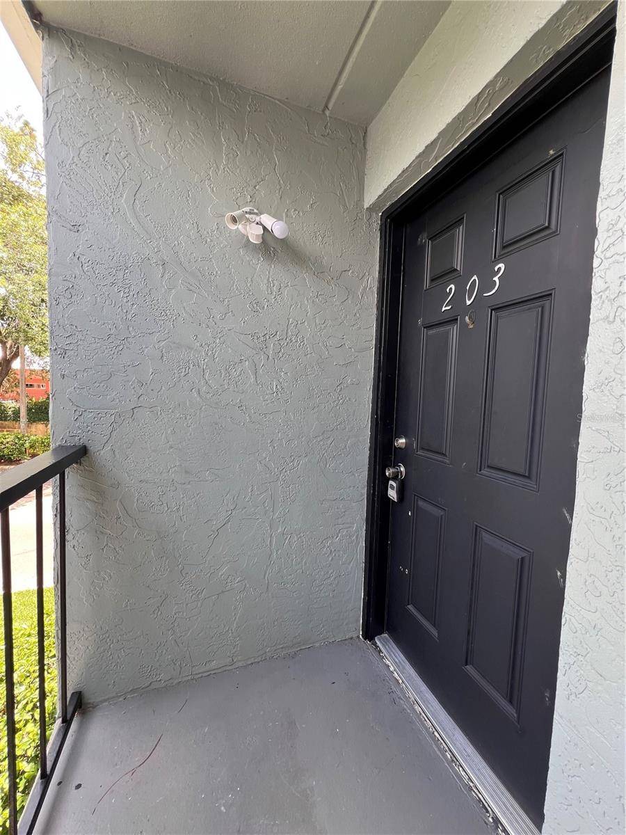 Tampa, FL 33613,2850 SOMERSET PARK DR #203