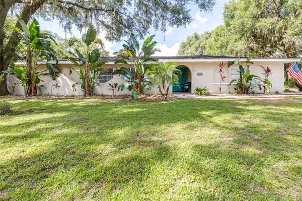 35836 LAKESHORE DR, Dade City, FL 33525