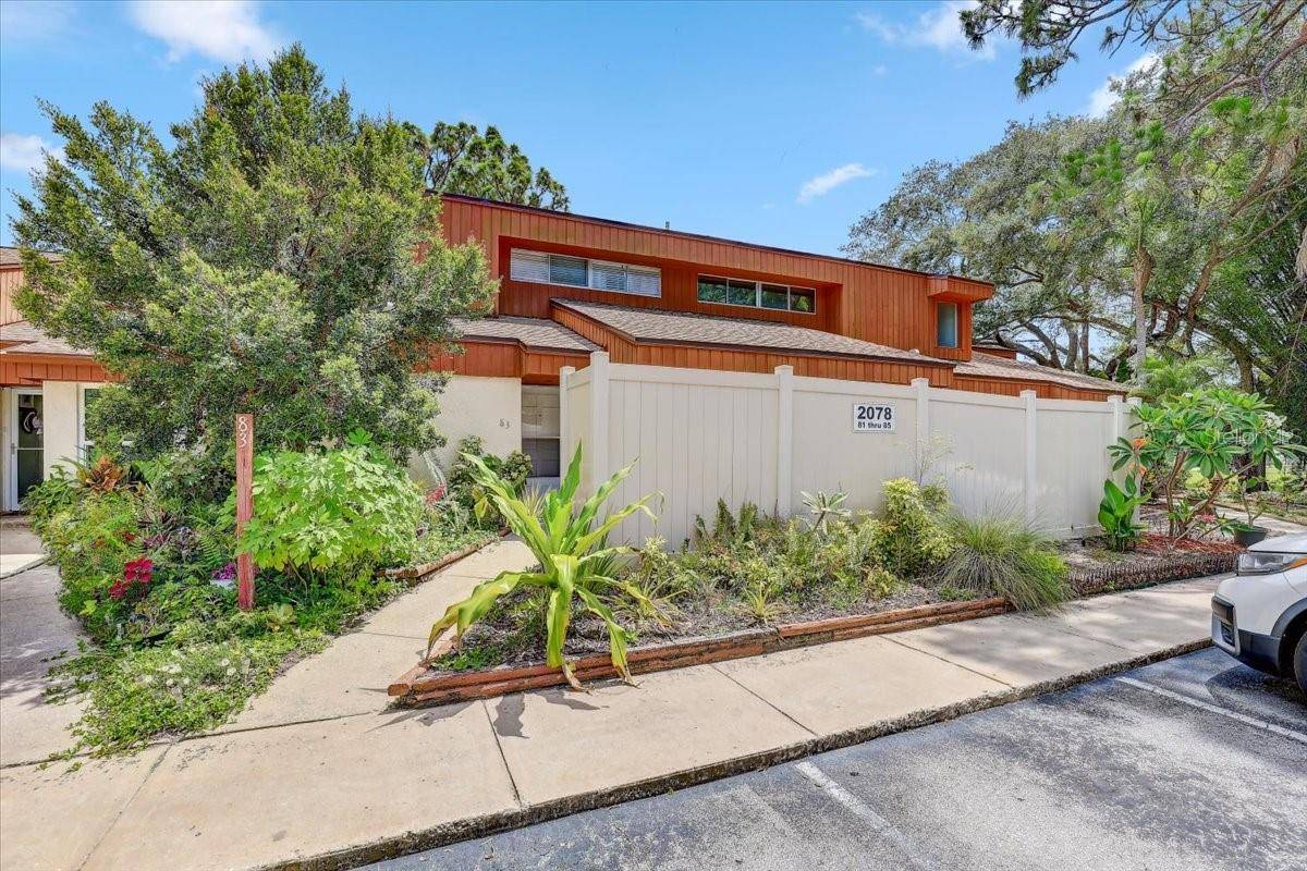 2078 SUNSET POINT RD #83, Clearwater, FL 33765