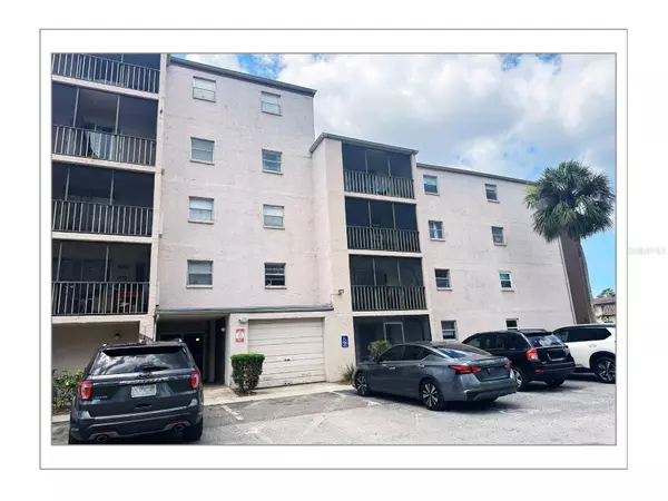 Port Richey, FL 34668,5541 BAY BLVD #405