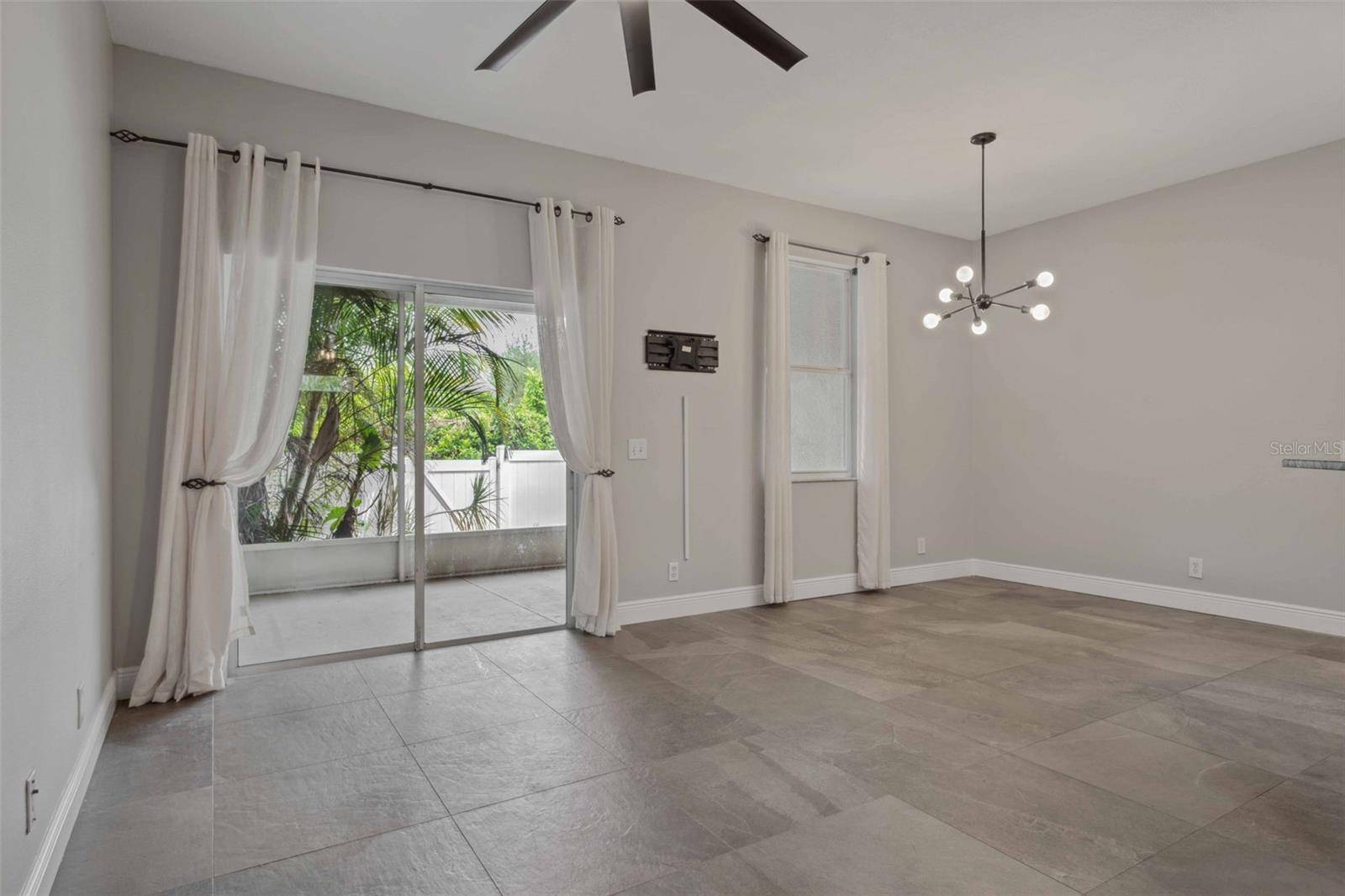 St Petersburg, FL 33706,739 VALLANCE WAY NE