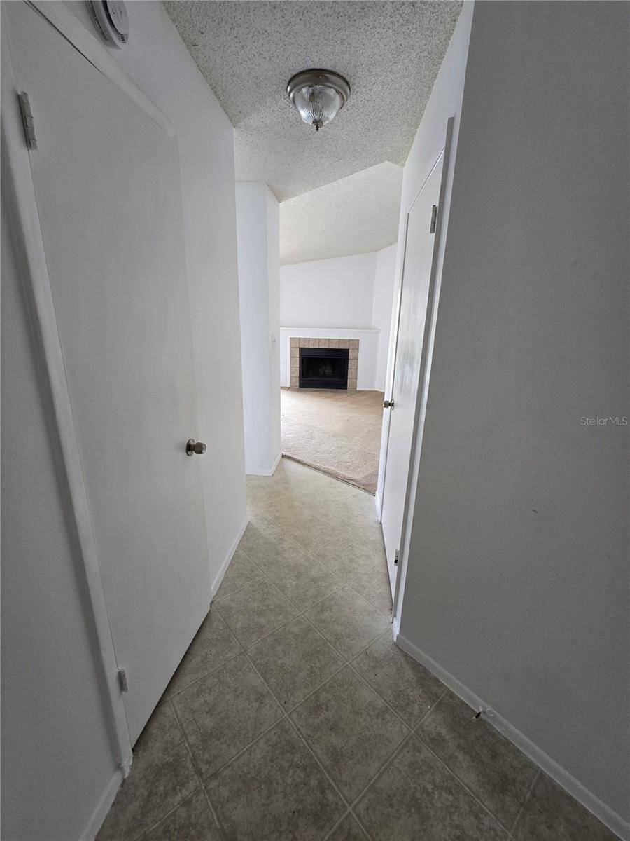 Tampa, FL 33614,8742 MALLARD RESERVE DR #203