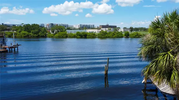 Tampa, FL 33602,N RIVERSIDE DR