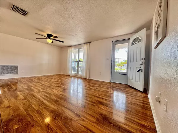 New Port Richey, FL 34652,3902 GLISSADE DR