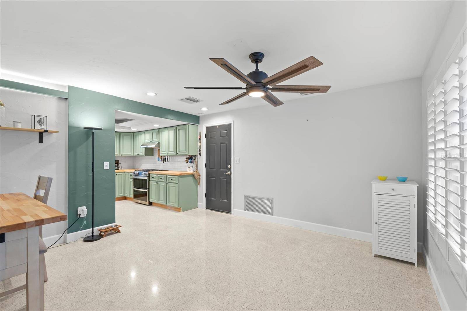 St Petersburg, FL 33705,320 LAKE MAGGIORE BLVD S
