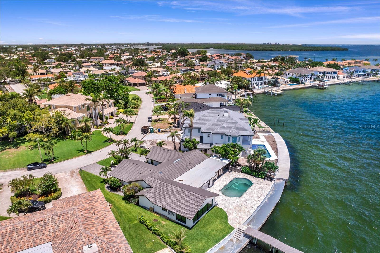 St Petersburg, FL 33703,2002 CAROLINA CIR NE