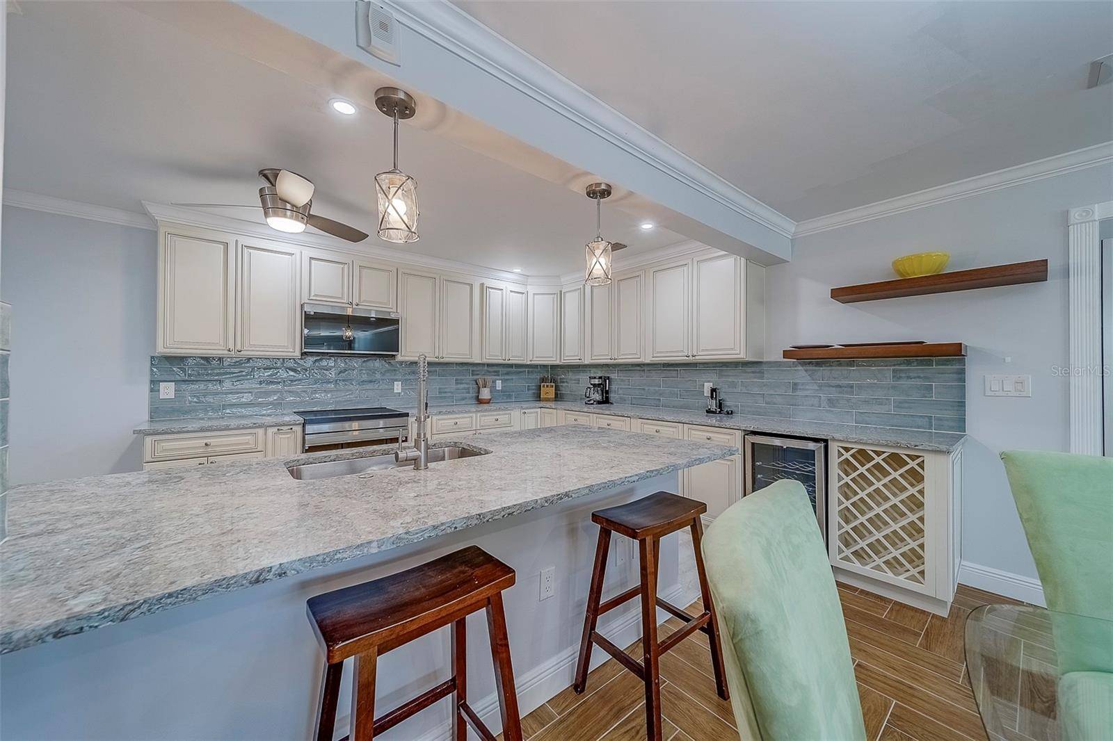 Belleair Bluffs, FL 33770,100 BLUFF VIEW DR #110C