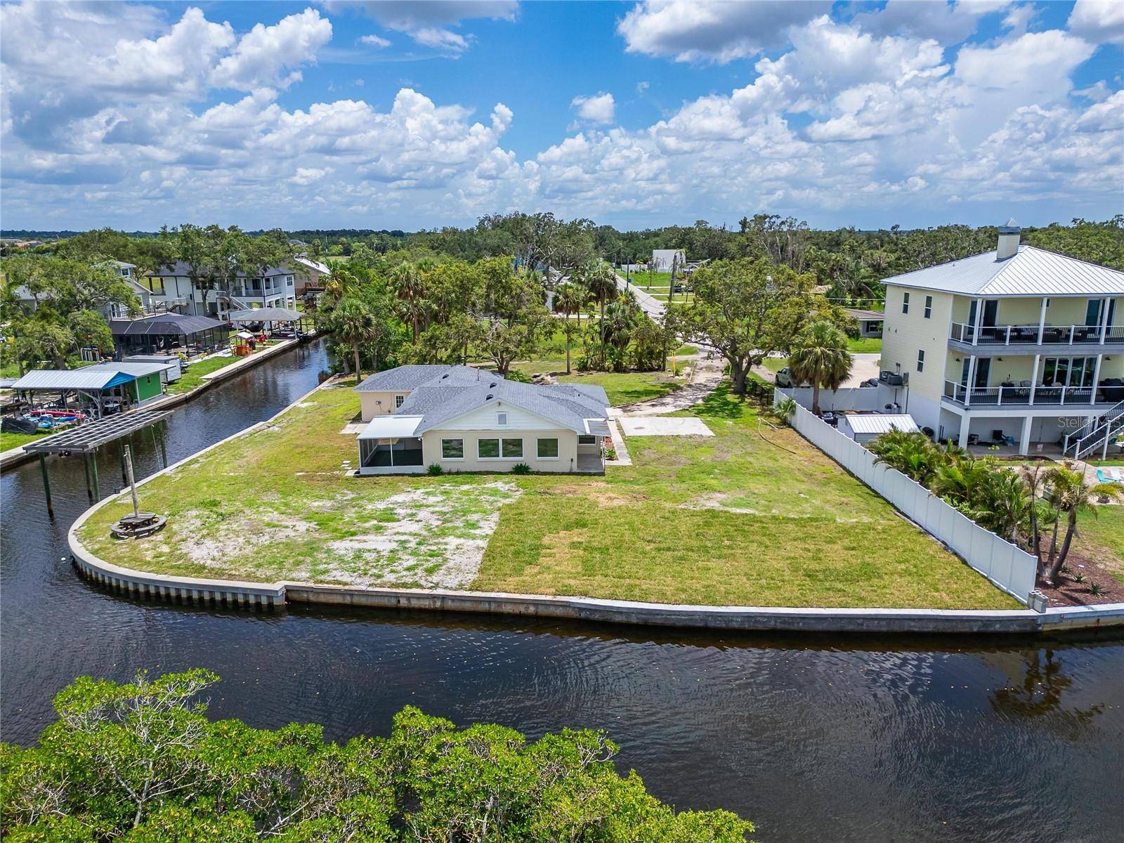 Ruskin, FL 33570,1034 CANAL ST