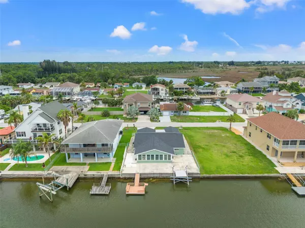 Hudson, FL 34667,7401 ISLANDER LN