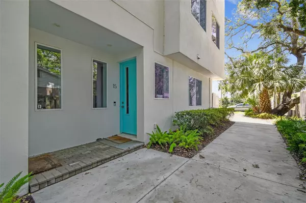 Tampa, FL 33611,3100 W PAUL AVE #15