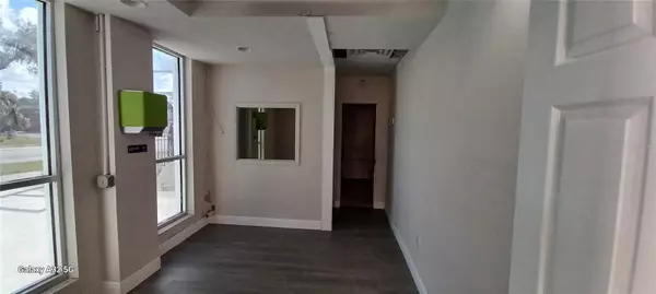 Zephyrhills, FL 33542,5131 GALL BLVD