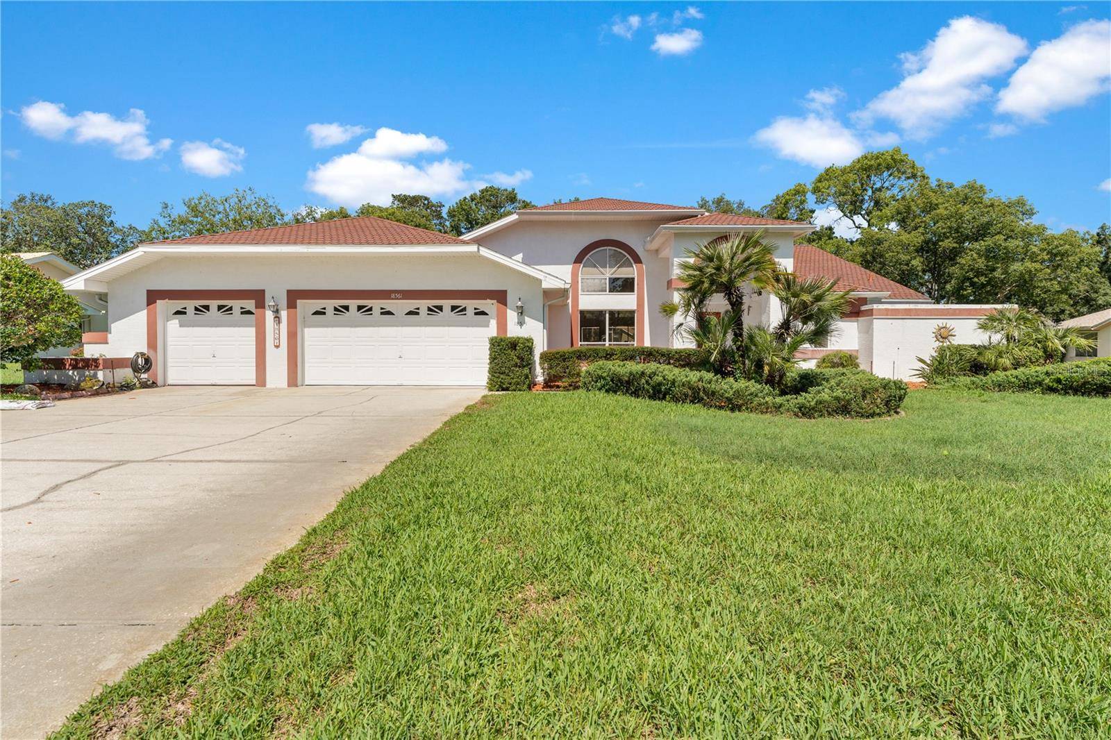 18561 WINDING OAKS BLVD, Hudson, FL 34667