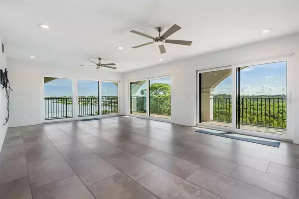 244 MARINER DR, Tarpon Springs, FL 34689